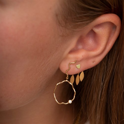 Stine A Wavy Circle Earring With Stone Right Gold 